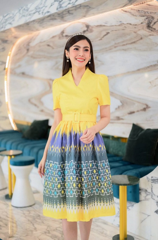 SPC15 yellow ketysmile, ชุดเดรสผ้าไทย, ชุดเดรสทำงาน, เดรสผ้าไทย, ชุดเดรสแฟชั่น, ผ้าไทย, ผ้าปาเต๊ะ, ผ้าไหมมัดหมี่, ผ้าฝ้าย,
