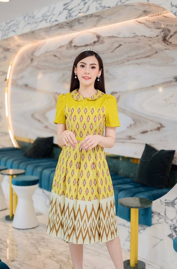 SPC16 yellow2 ชุดเดรสผ้าไทยงานป้ายคอบัวกระโปรงบาน